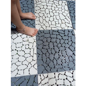 Vỉ nhựa chống trơn viên sỏi