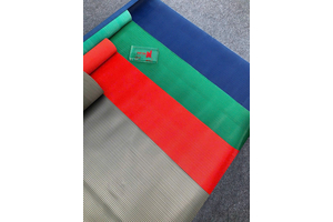 THẢM NHỰA GÂN SỌC