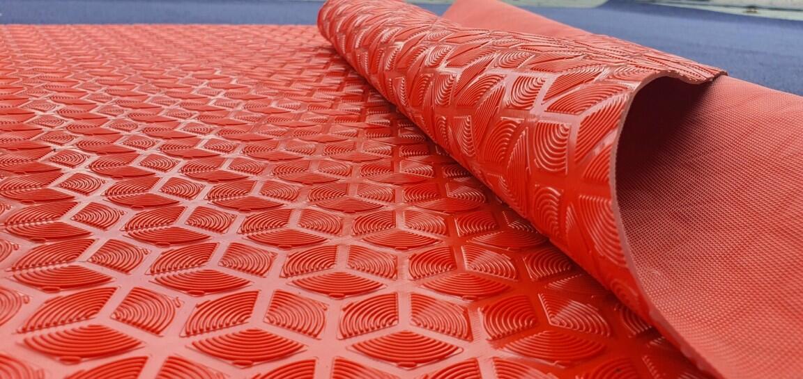 thảm nhựa lót hồ bơi