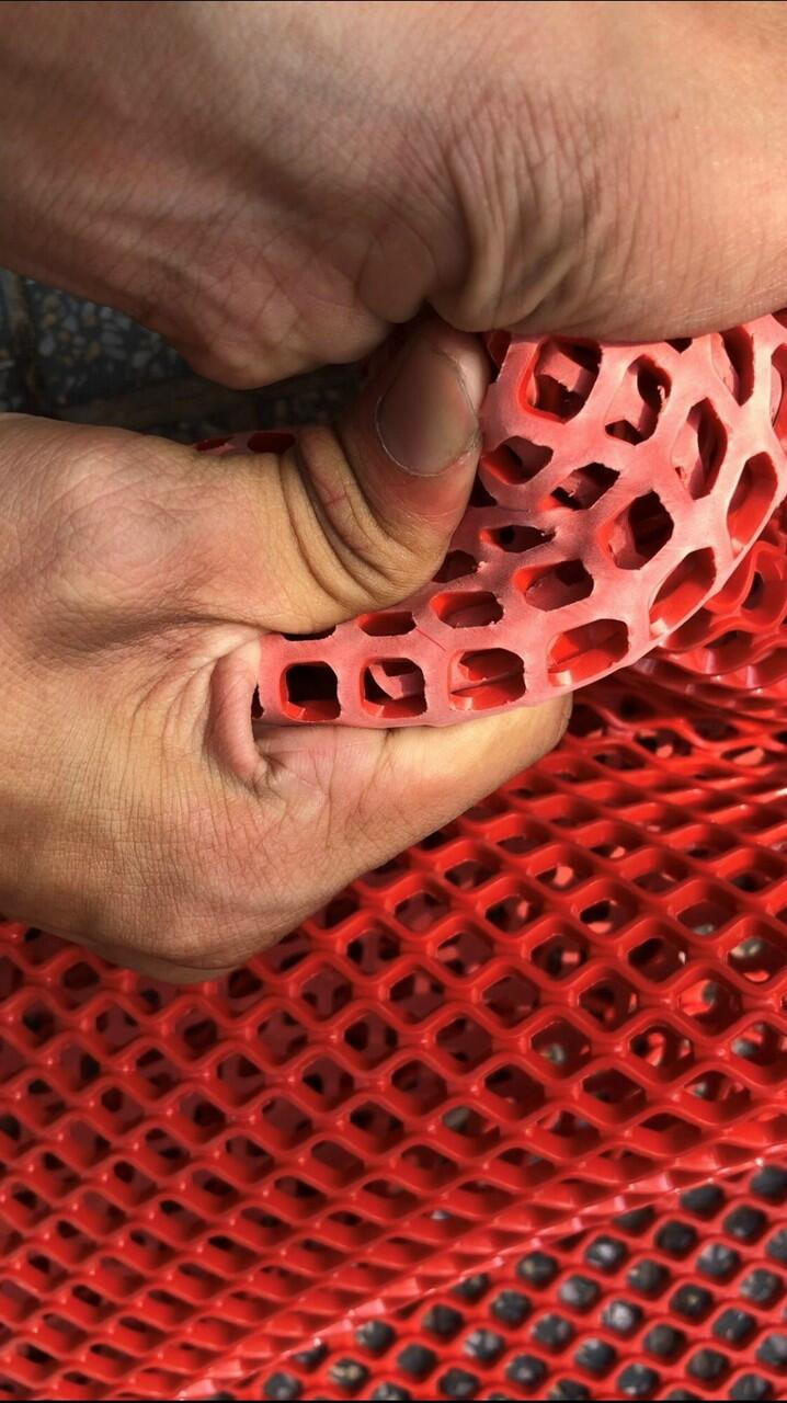 thảm nhựa lưới trải sàn