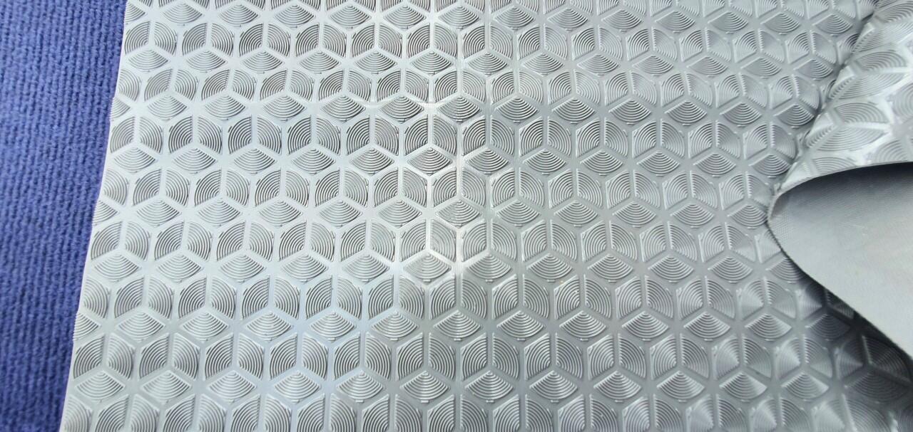 thảm nhựa lót đường đi