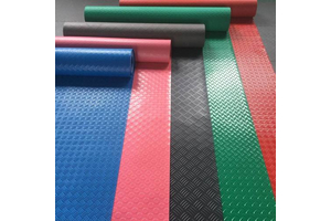 THẢM NHỰA BA QUE