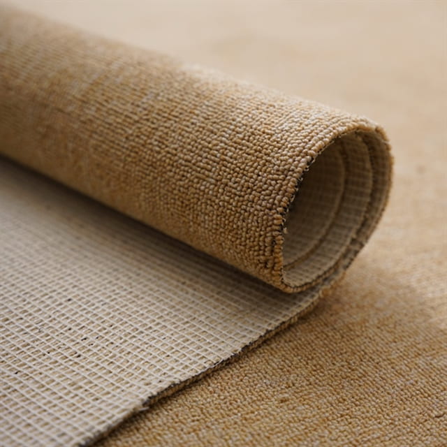 Thảm cuộn màu vàng mỡ gà nhạt