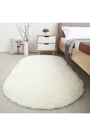 Thảm trải sàn màu trắng phù hợp với màu ghế sofa gì?