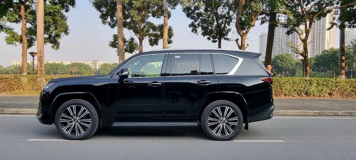 thân xe lexus lx 600 urban