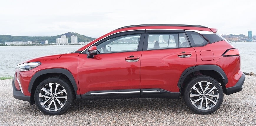 Thân xe Toyota Corolla Cross phiên bản V