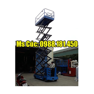 Thang nâng người 11 mét 500kg có buồng lái