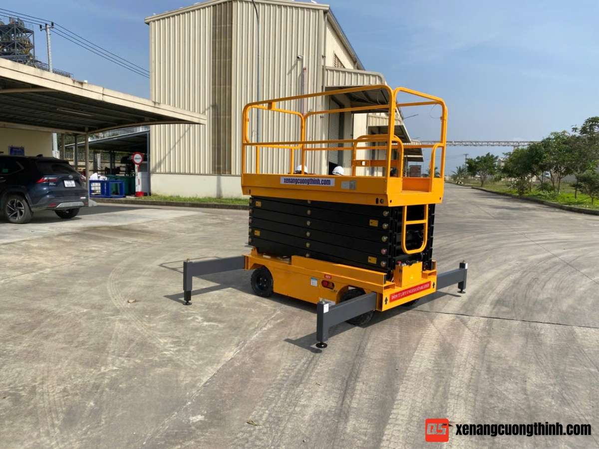 Bàn Giao Xe Thang Nâng Người Bán Tự Hành Giá Rẻ 11m