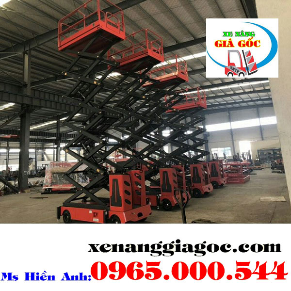 thang nâng người cắt kéo tự hành