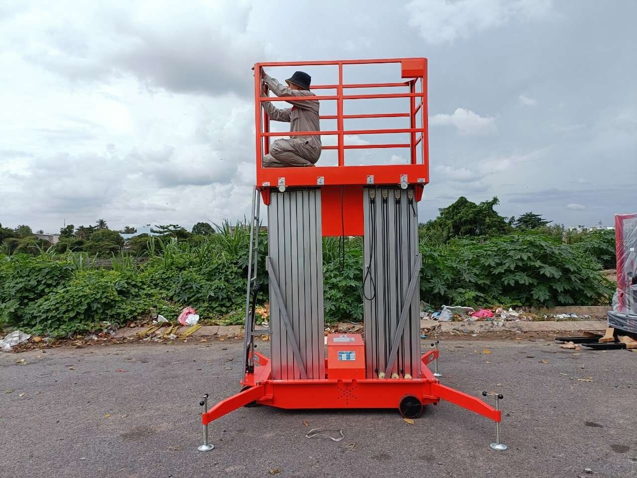 Thang Nâng Người Trục Đôi