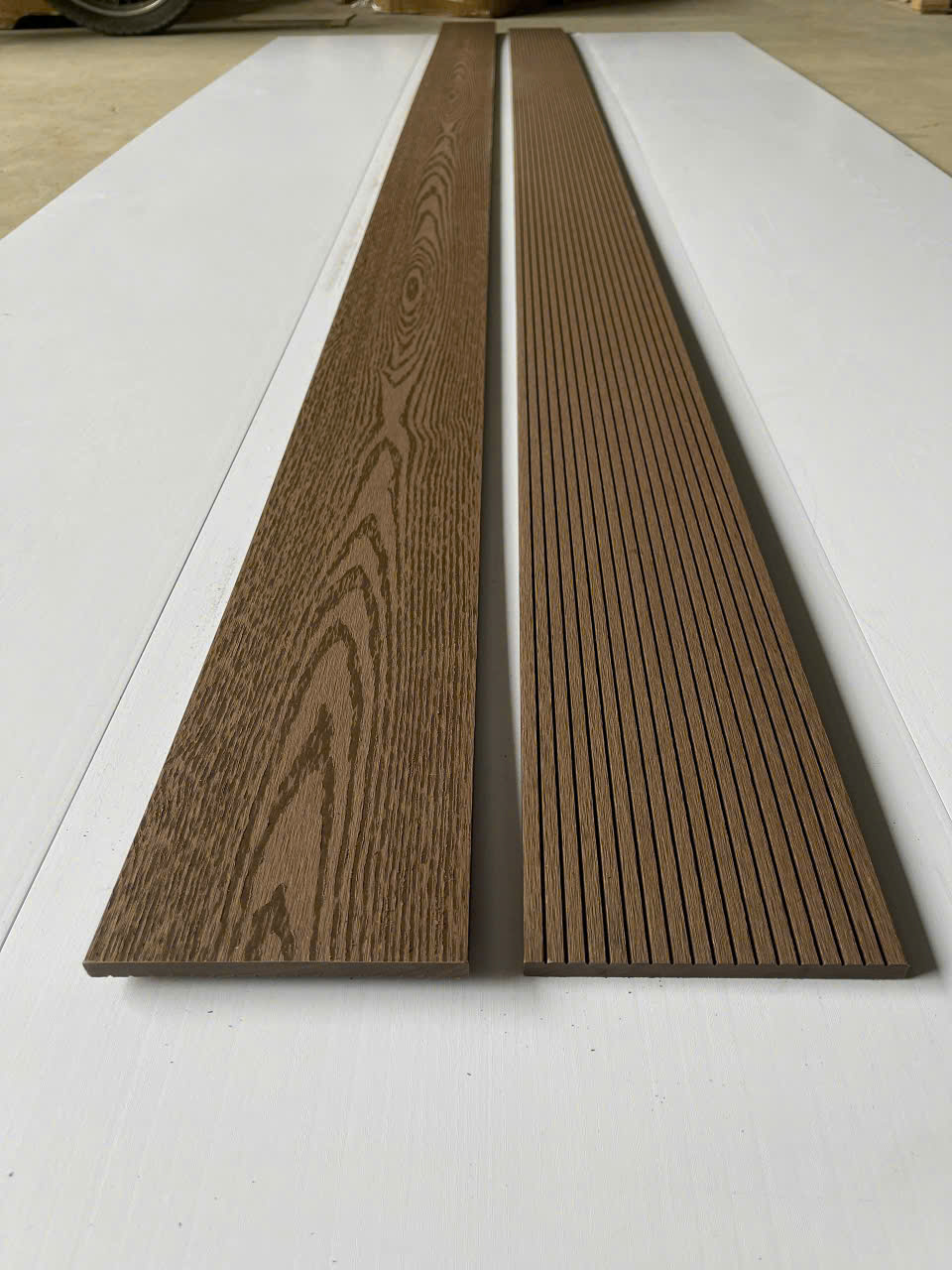 Hàng rào gỗ nhựa ngoài trời - giá hoàn thiện (khu vực Bắc Bộ)