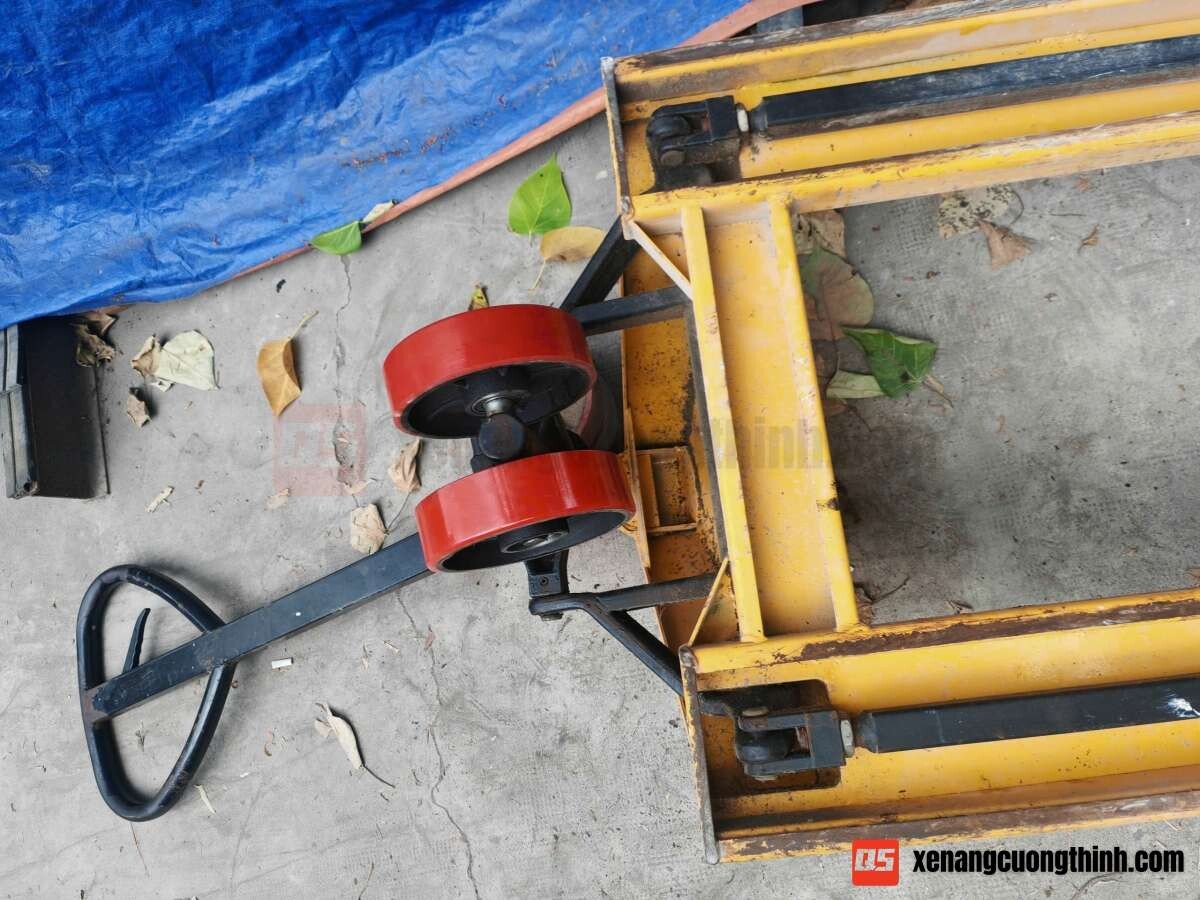 Thay Bánh Xe Nâng Tay Tận Nơi | Xe Nâng Cường Thịnh