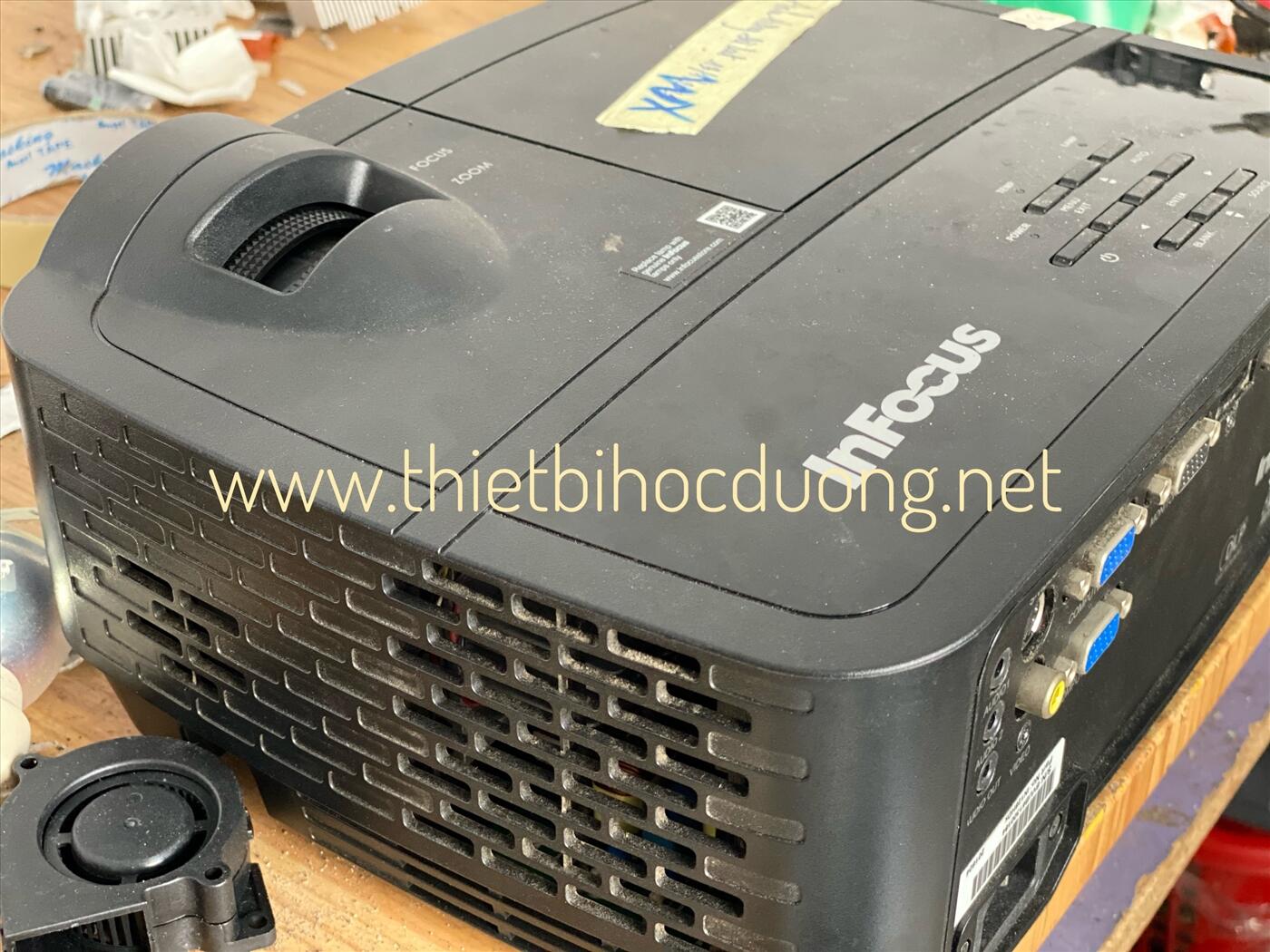 Thay chip DMD máy chiếu Infocus