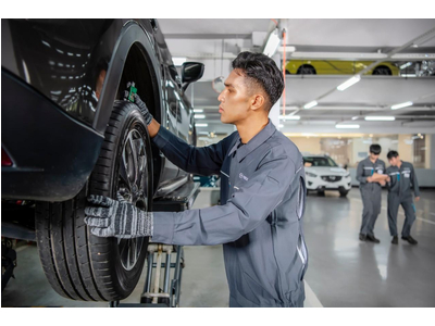 Thay lốp ô tô, nên ưu tiên lắp lốp mới trên bánh trước hay sau?