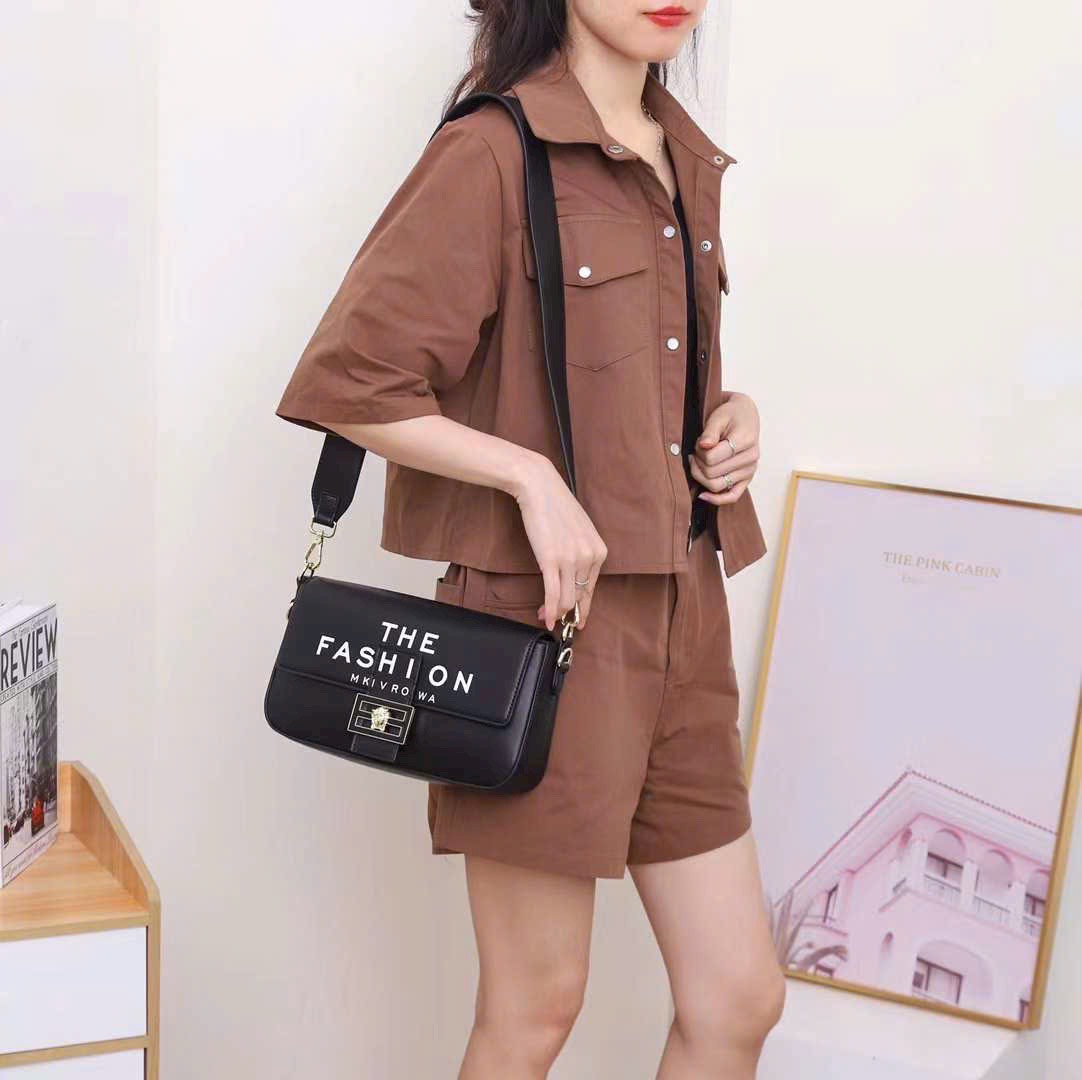 The Fashion Maxi Baguette 2024