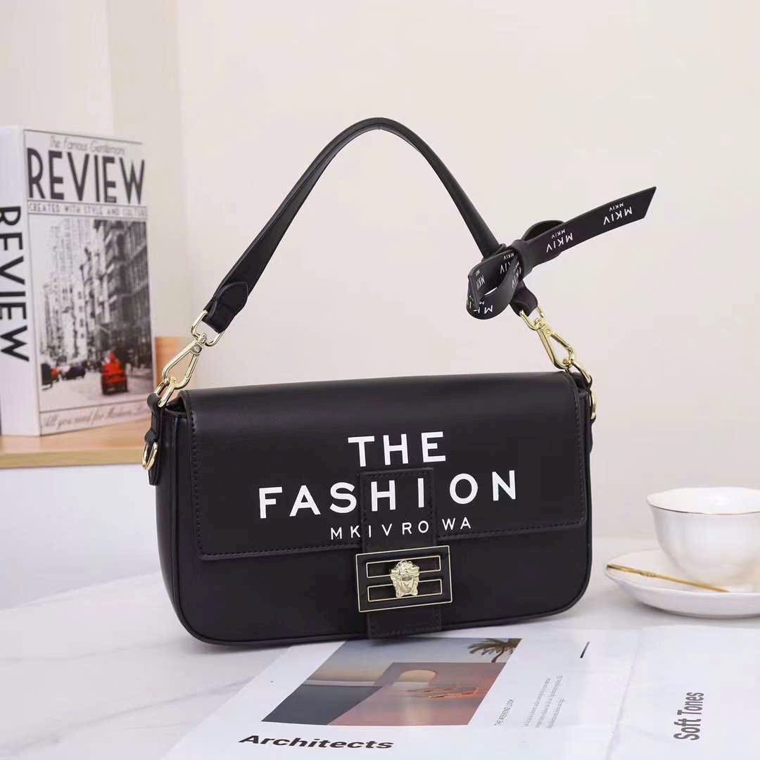 The Fashion Maxi Baguette 2024