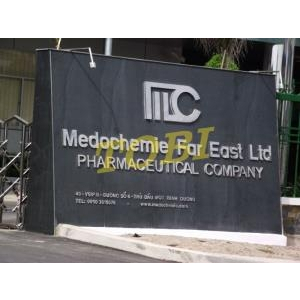 Thi công bảng tên Công ty MEDOCHEMIE
