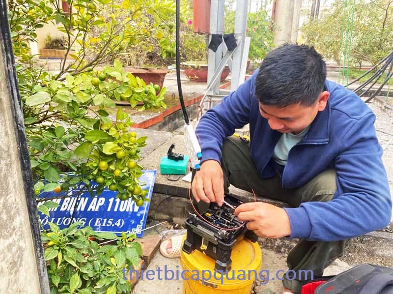 Thi công hàn nối cáp quang