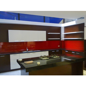 Thi công lắp đặt kính màu ốp bếp tại Quận 4, tphcm