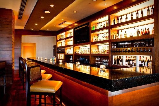 Cách thiết kế quầy bar đẹp cho Quán