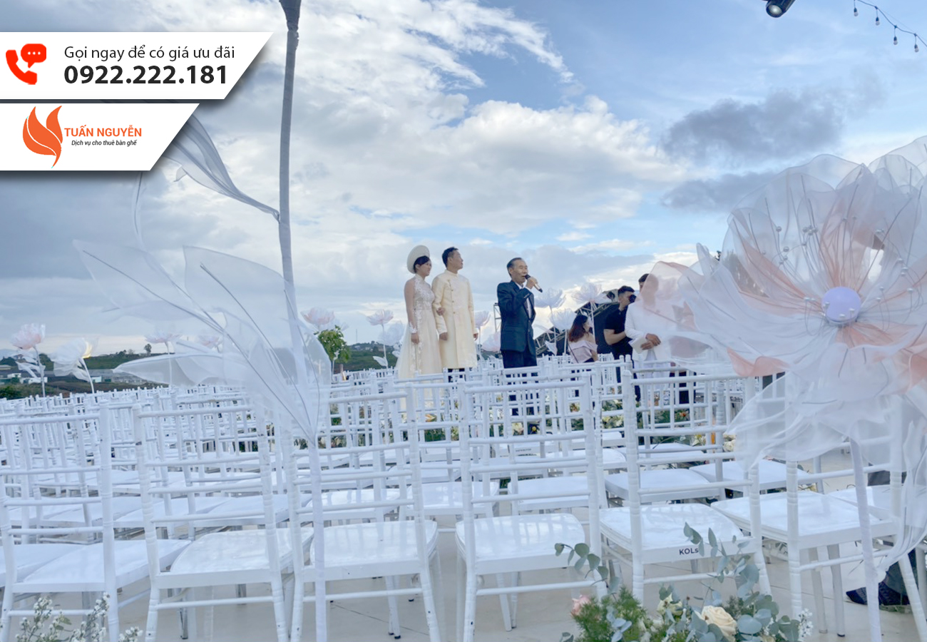 Cho thuê ghế Tiffany để tổ chức sự kiện giá cực ưu đãi - Tuấn Nguyễn Event