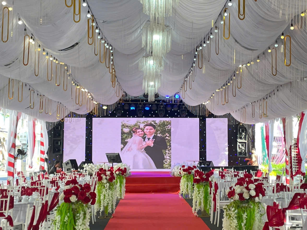 Thuê màn hình led cho tiệc cưới, liên hoan, sinh, nhật tại nhà , nhà hàng, quán ăn, sự kiện ngoài trời tại long an, tây ninh, tp hcm, vũng tàu