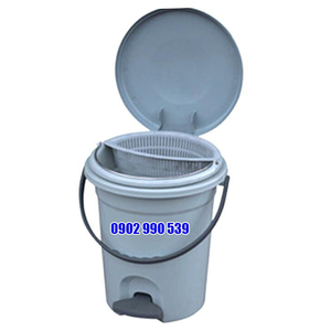 Thùng rác nhựa tròn bàn đạp chân có giỏ rác