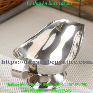 Ly thuyền rót sốt