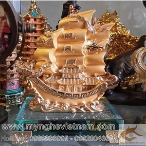 Thuyền buồm quà tặng phong thủy mạ vàng