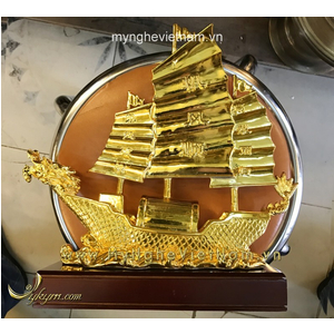 Thuyền buồm quà tặng phong thủy mạ vàng cao 28cm