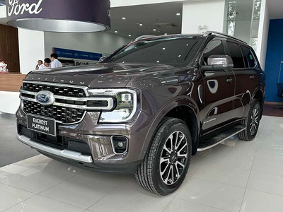 Tìm hiểu hệ thống đèn pha LED Matrix với tính năng chống chói chủ động trên Ford Everest