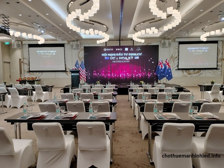 Thuê màn hình Led sân khấu sự kiện trong nhà tổ chức hội nghị định cư đầu tư