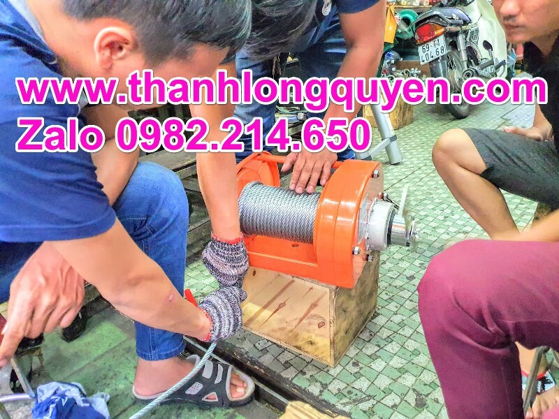 tời quay tay 3 tấn nặng 44kg chưa bao gồm cáp