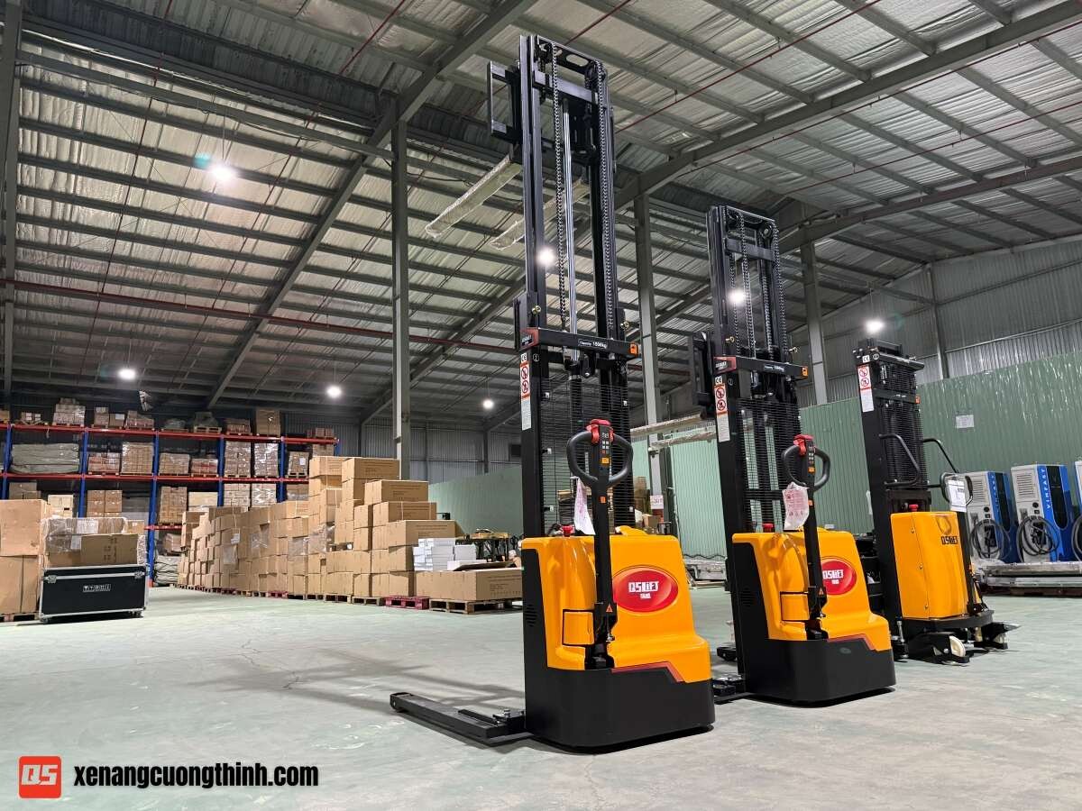 Xe Nâng Chân Rộng / Chân Khuỳnh Dùng Cho Pallet 2 Mặt