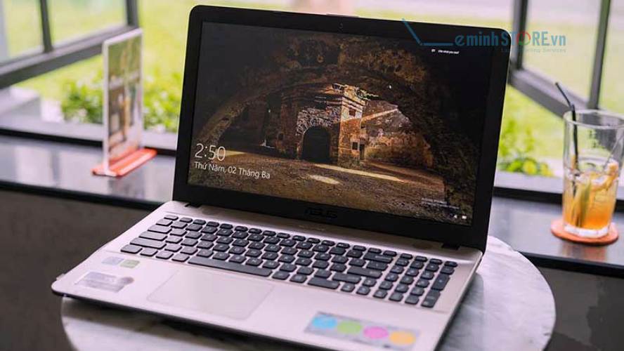 Phụ huynh không cần phải mua máy quá đắt tiền