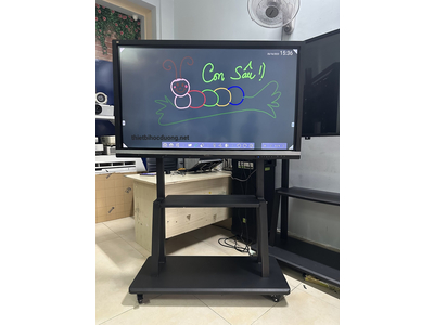 Touchscreen TV Screen Rental Service