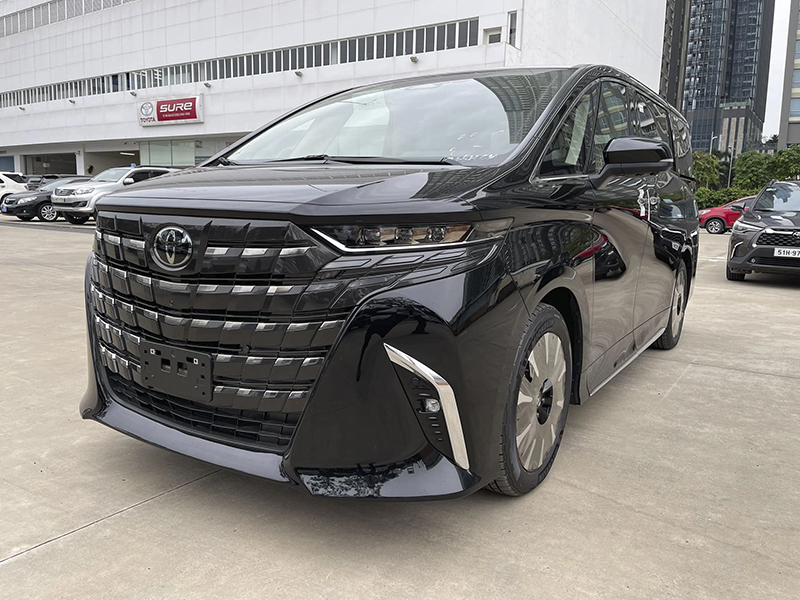 Toyota Alphard HEV 2024