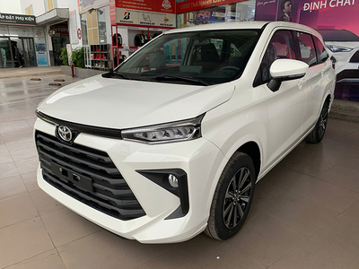 Toyota Avanza Premio MT