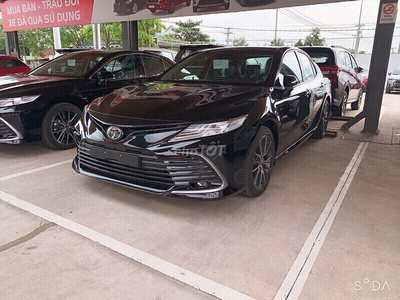 Toyota Camry 2.0Q 2023