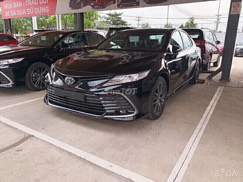 Toyota Camry 2.0Q 2024