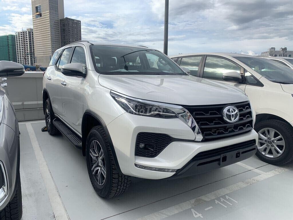 Toyota Fortuner 2.4AT Dầu 4x2