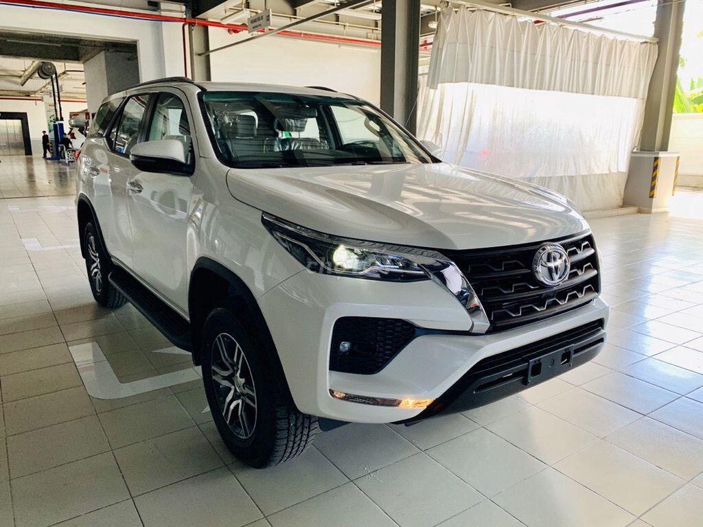 Toyota Fortuner 2.4AT Dầu 4x2