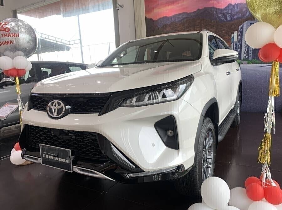 Toyota Fortuner Legender 2.4 AT Dầu 4x2