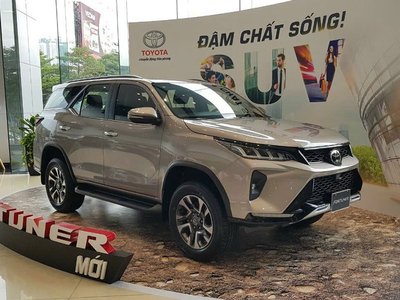 Toyota Fortuner 2.7 AT 4x2