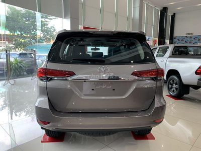 Toyota Fortuner 2.7AT Xăng 4x4