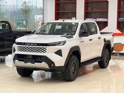 Toyota Hilux Pro 2.8L 4x2 AT