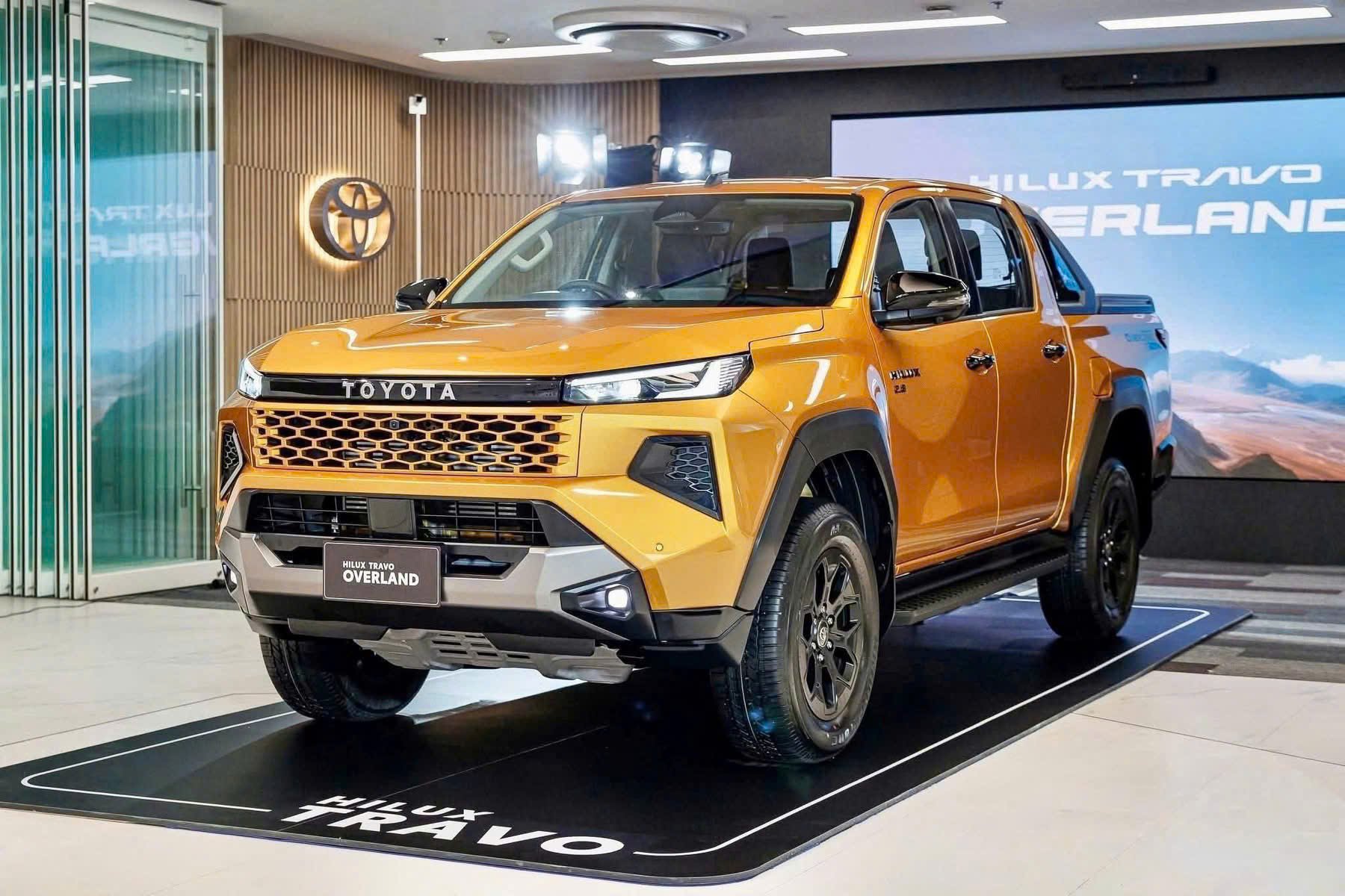 Toyota Hilux tại Toyota Hải DƯơng