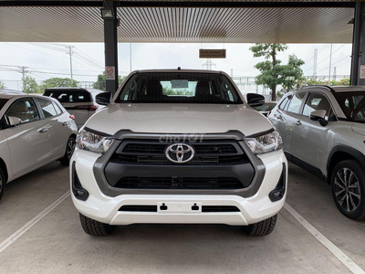 Toyota Hilux 2.4L 4X2 MT