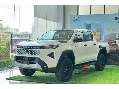 Toyota Hilux Pro 2.8L 4x2 AT