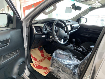 Toyota Hilux 2.4L 4X4 MT